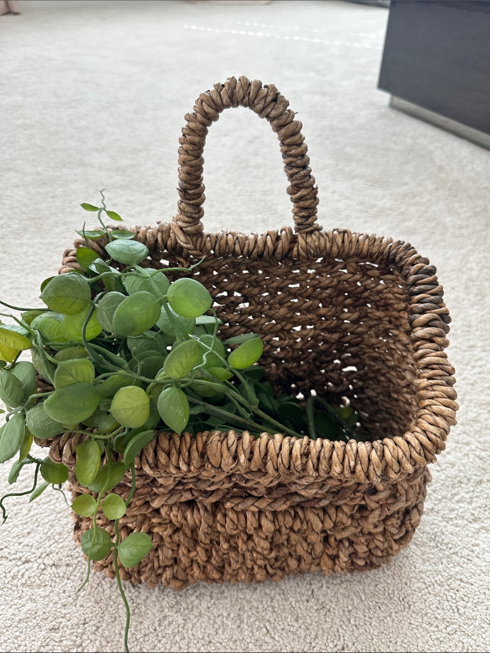 NWOT Handwoven Brown Seagrass Storage Basket with Handle